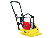 Виброплита TOR C-60(R) 60 кг, 10,5кН (Honda) коврик, колесный комплект