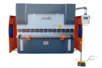 Гидравлический листогибочный пресс METAL MASTER HPJ 1640 Sensor